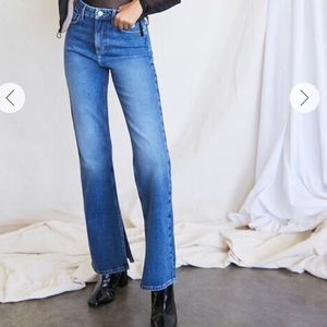90s Fit High-Rise Flare Jean